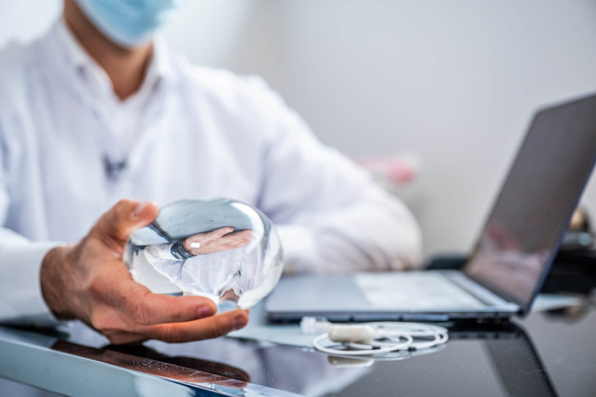 Consultant holding a gastric balloon